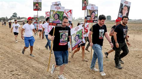 Krieg in Nahost: Wie das Gedenken an den 7. Oktober Israel spaltet.